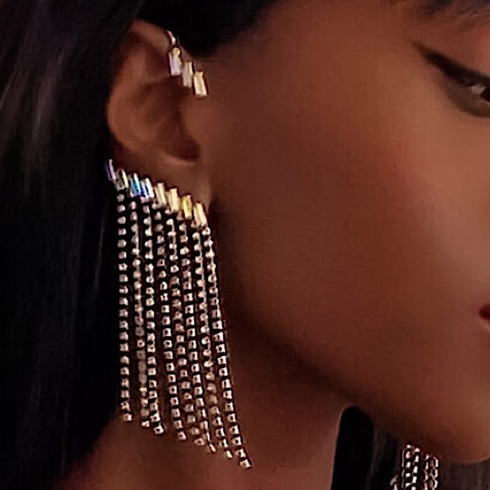 ⚜️[𝟯/$𝟯𝟴]⚜️Holo Long Silver Rhinestone Crawler Earrings NEW - Picture 8 of 8